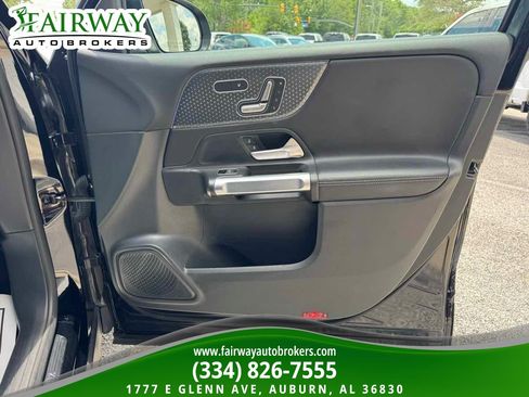Used 2025 Mercedes-Benz GLB 250 image 28