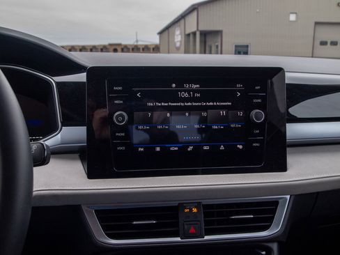 Used 2025 Volkswagen Taos SE image 16