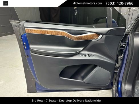 Used 2017 Tesla Model X 75D image 28
