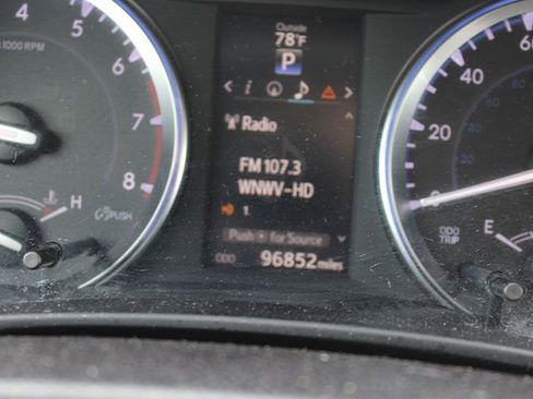 Used 2016 Toyota Highlander XLE image 10