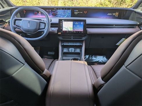 New 2026 Lincoln Nautilus Reserve image 5