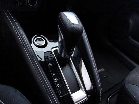 Used 2018 Nissan Kicks SV FWD image 19