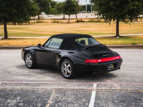 Used 1995 Porsche 911 Carrera RWD image 21