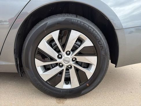 Used 2025 Nissan Altima 2.5 S FWD image 22