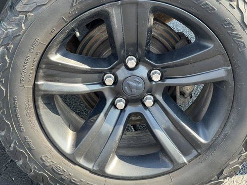 Used 2017 RAM 1500 Sport w/ Black Ram 1500 Sport Group AWD/4WD image 16