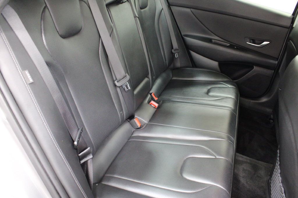 Used 2024 Hyundai Elantra Limited FWD image 21
