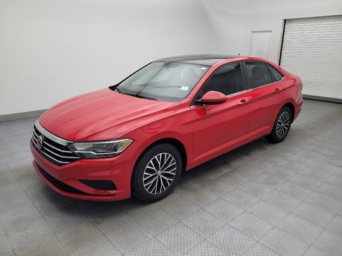Used 2019 Volkswagen Jetta SE w/ Cold Weather Package image 2
