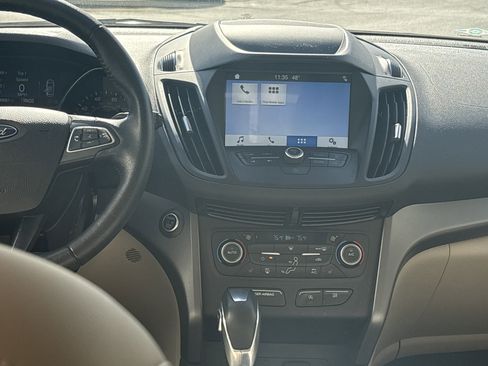 Used 2019 Ford Escape SEL image 27