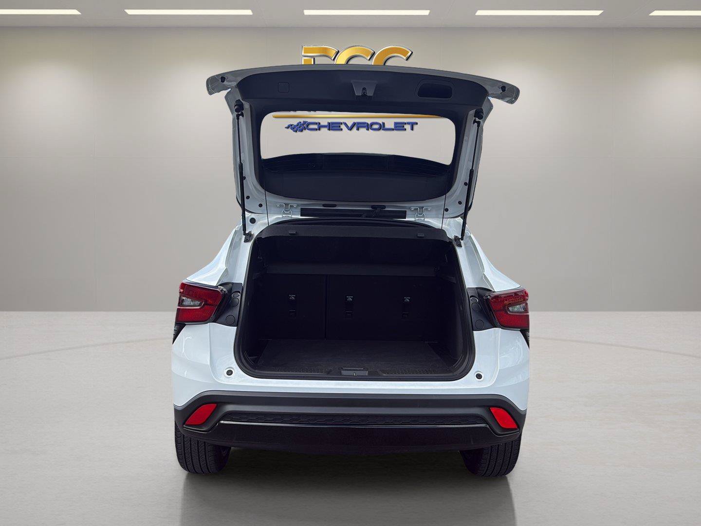 Used 2025 Chevrolet Trax RS FWD image 26