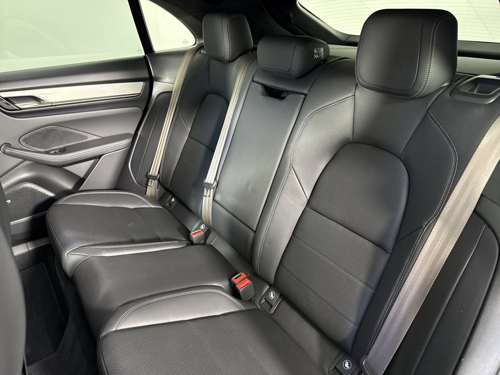 Certified 2025 Porsche Macan Turbo Electric AWD/4WD image 22