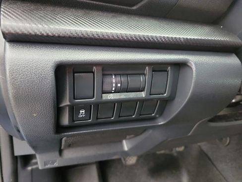 Used 2021 Subaru Crosstrek 2.0i Premium AWD/4WD image 25