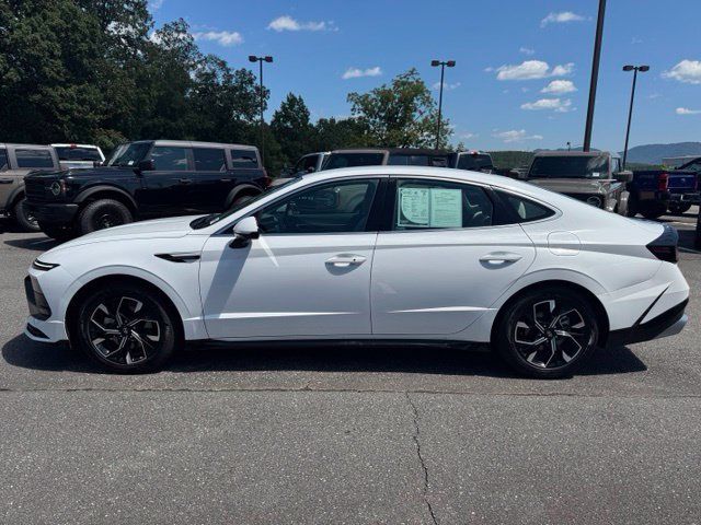 Used 2025 Hyundai Sonata SEL FWD image 4