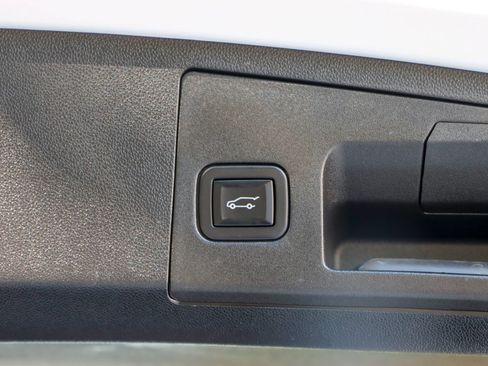 Used 2023 Cadillac XT4 Sport FWD image 25