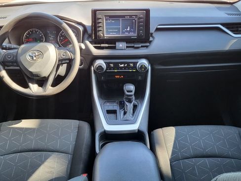 Used 2021 Toyota RAV4 XLE w/ Convenience Package FWD image 5