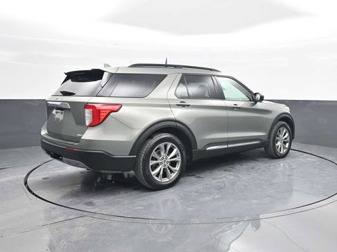 Used 2020 Ford Explorer XLT w/ Equipment Group 202A image 8