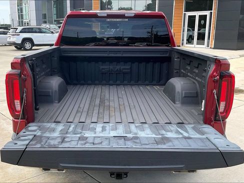Used 2022 GMC Sierra 1500 SLT AWD/4WD image 33