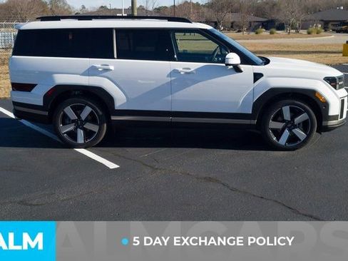 Used 2025 Hyundai Santa Fe Limited image 4