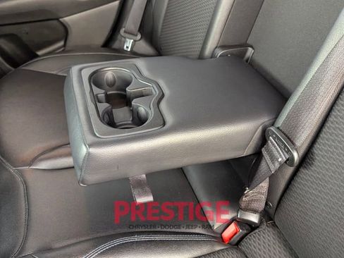 Used 2024 Jeep Compass Latitude image 28