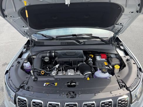 New 2026 Jeep Compass Latitude AWD/4WD image 17