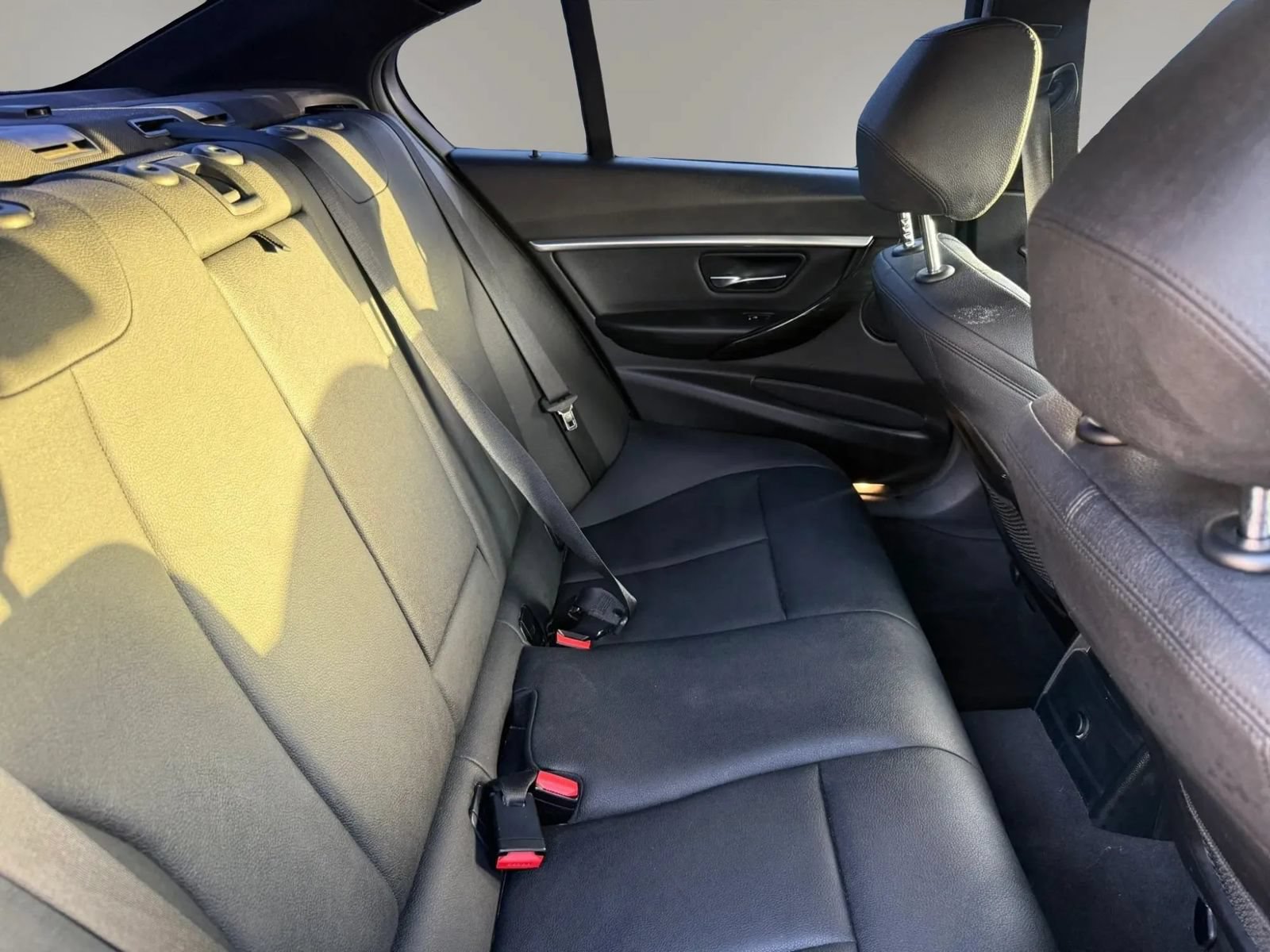 Used 2017 BMW 330i Sedan RWD image 30