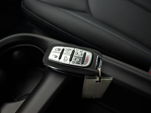 New 2026 Chrysler Voyager LX image 19