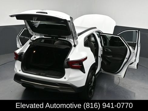 Used 2025 Chevrolet Trax ACTIV w/ Driver Confidence Package FWD image 31
