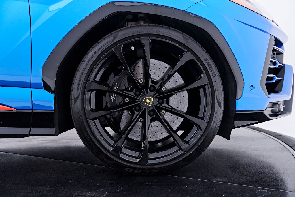 Used 2020 Lamborghini Urus AWD/4WD image 27