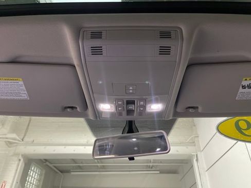 Used 2019 Volkswagen Tiguan SE w/ Panoramic Sunroof Package AWD/4WD image 23