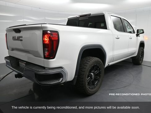Used 2020 GMC Sierra 1500 SLE w/ SLE Value Package image 5