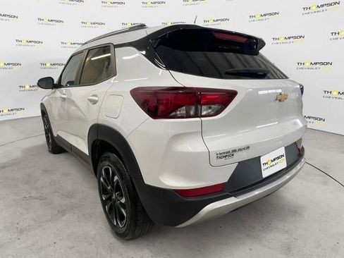 Used 2023 Chevrolet TrailBlazer LT FWD image 3