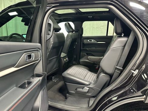 Used 2025 Ford Explorer ST-Line image 42