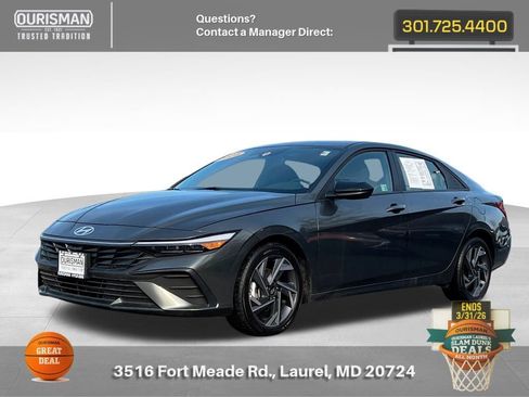 Used 2025 Hyundai Elantra Sport image 2