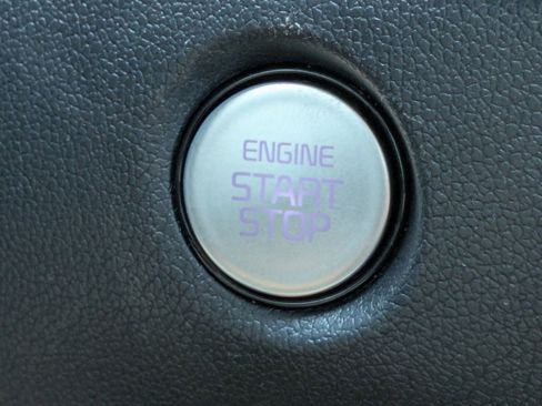 Certified 2025 Kia Sorento LX FWD image 23