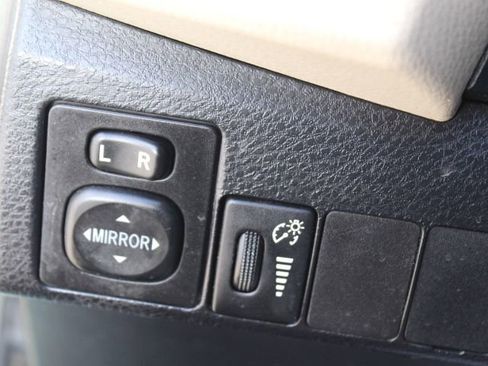 Used 2014 Toyota Corolla LE image 15