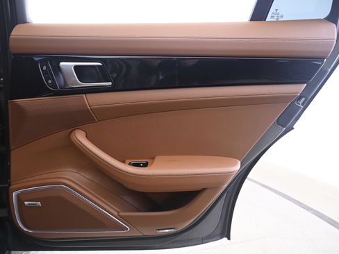 Certified 2023 Porsche Panamera 4S AWD/4WD image 16