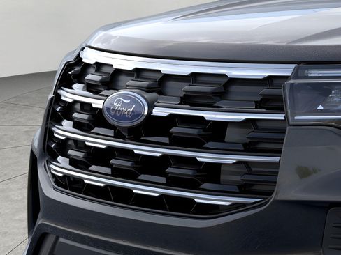 Used 2026 Ford Explorer Active AWD/4WD image 17