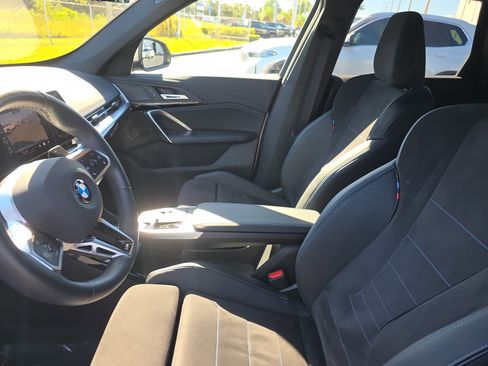 Used 2025 BMW X1 xDrive28i w/ M Sport Package image 21