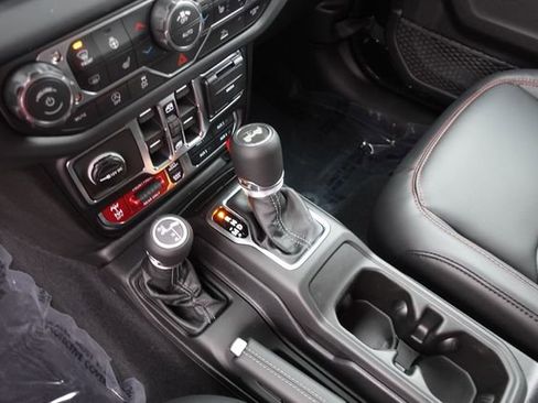 New 2026 Jeep Wrangler Unlimited Rubicon w/ Technology Group image 23