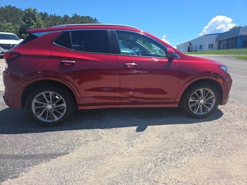 Used 2021 Buick Encore GX Select w/ Sport Touring Package FWD image 4