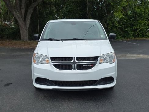 Used 2020 Dodge Grand Caravan SE w/ UConnect Hands-Free Group FWD image 11