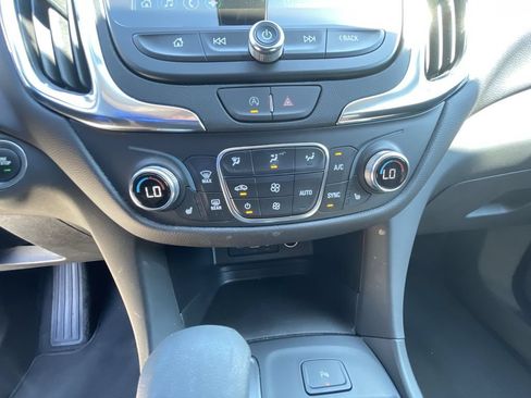 Used 2024 Chevrolet Equinox LT FWD image 35
