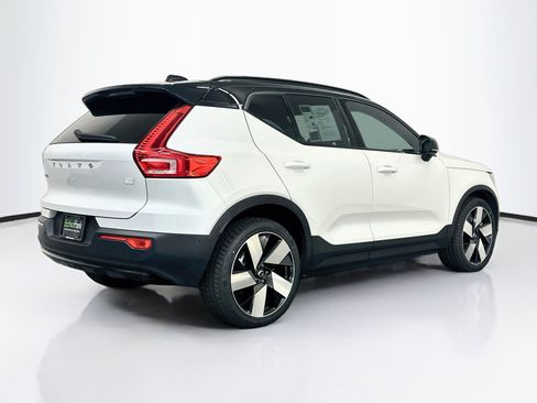 Used 2023 Volvo XC40 Recharge Ultimate AWD/4WD image 9