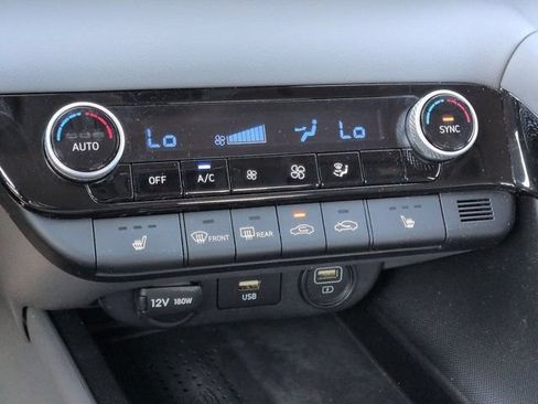 Used 2022 Hyundai Elantra SEL w/ Convenience Package FWD image 13