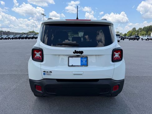 Used 2023 Jeep Renegade Altitude AWD/4WD image 10