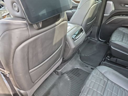 Used 2024 Cadillac Escalade Sport Platinum w/ LPO, ONYX Package AWD/4WD image 18