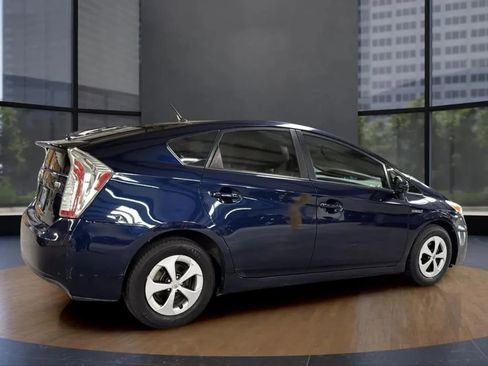 Used 2015 Toyota Prius Two image 10