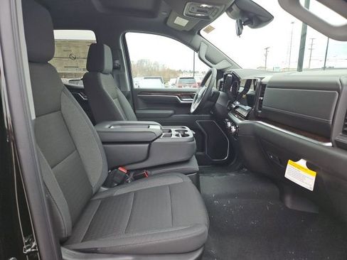 New 2026 GMC Sierra 1500 SLE image 19