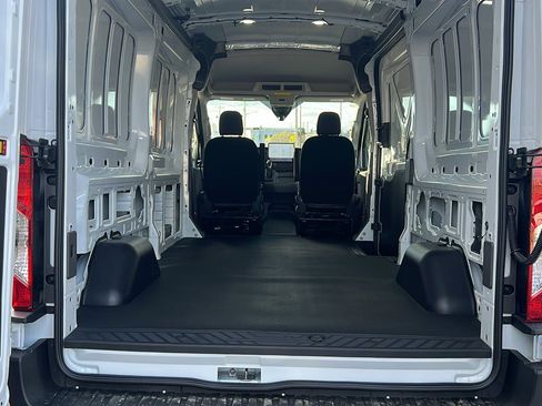 New 2026 Ford Transit 250 148 Medium Roof image 30