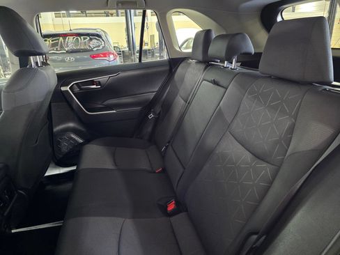 Used 2025 Toyota RAV4 XLE AWD/4WD image 14
