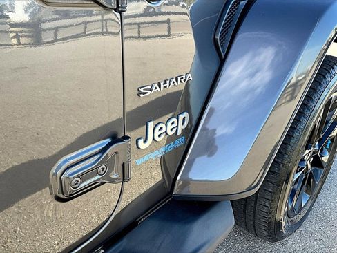 Used 2022 Jeep Wrangler Unlimited Sahara image 31